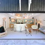 Front Bassin, Acces Privee, Piscine