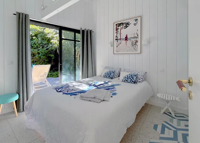 Front Bassin, Acces Privee, Piscine Andernos-les-Bains
