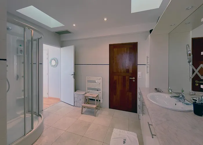 Front Bassin, Acces Privee, Piscine Villa Andernos-les-Bains