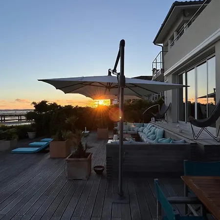 Front Bassin, Accès Privée, Piscine Villa