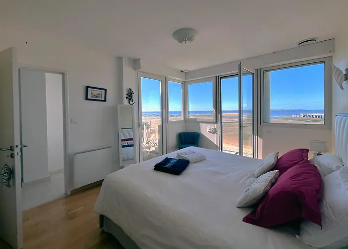 Villa La Cissia , Sur La *